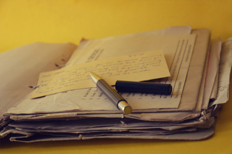 原來做網(wǎng)站的公司倒閉了，怎么辦？ old_files_pen_free_photo-457x304